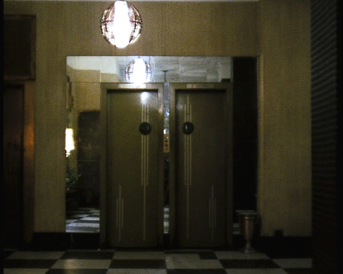image du film COMPRESSION HOTEL MONTEREY DE CHANTAL AKERMAN.