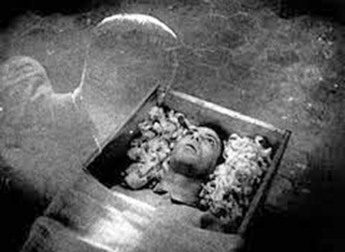 image du film COMPRESSION VAMPYR DE CARL THEODOR DREYER.