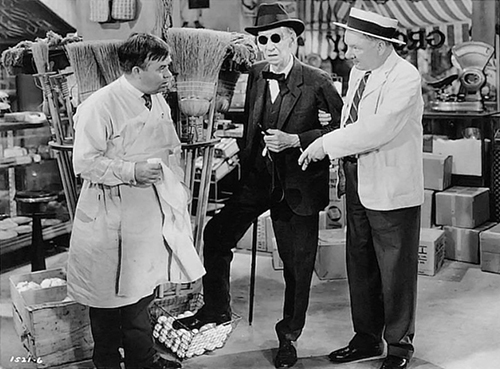 image du film COMPRESSION IT'S A GIFT DE NORMAN Z McLEOD ET WC FIELDS.