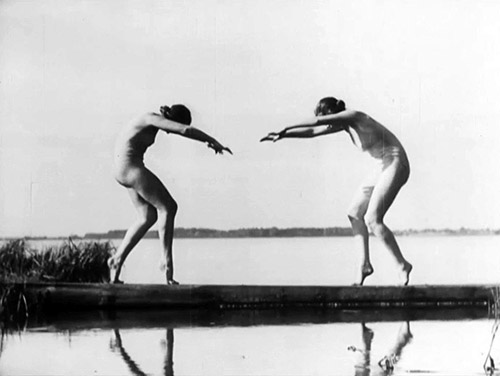 image du film COMPRESSION WEGE ZU KRAFT UND SHNHEIT DE NICHOLAS KAUFMANN ET WILHELM PRAGER.